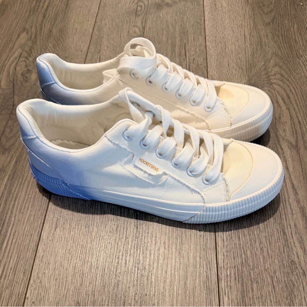 Rocket Dog Cream with light blue heel Canvas Low-Top Sneakers